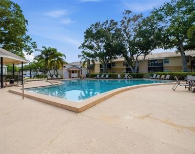 3821 N Oak Drive - Photo Thumbnail 25