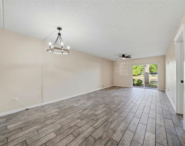 3821 N Oak Drive - Photo Thumbnail 3