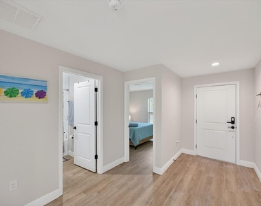12114 Clarendon Avenue - Photo Thumbnail 27