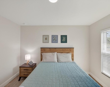 12114 Clarendon Avenue - Photo Thumbnail 19