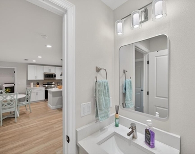 12114 Clarendon Avenue - Photo Thumbnail 9