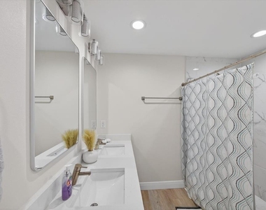 12114 Clarendon Avenue - Photo Thumbnail 16