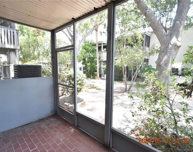 877 114th Avenue N - Photo Thumbnail 5