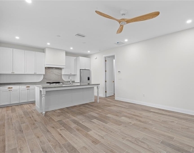 1623 31st Avenue N - Photo Thumbnail 5
