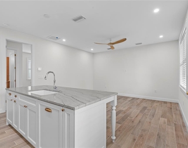 1623 31st Avenue N - Photo Thumbnail 8