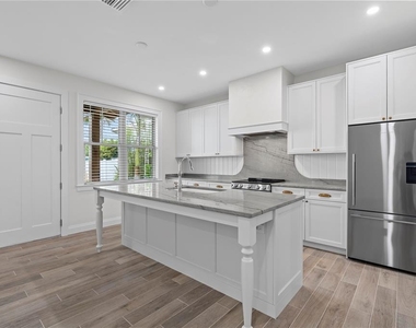 1623 31st Avenue N - Photo Thumbnail 11