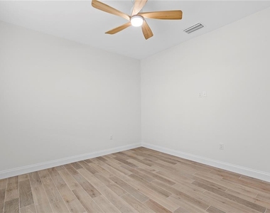 1623 31st Avenue N - Photo Thumbnail 17