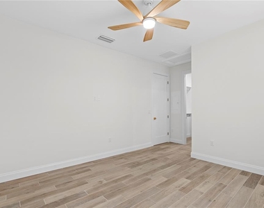 1623 31st Avenue N - Photo Thumbnail 16