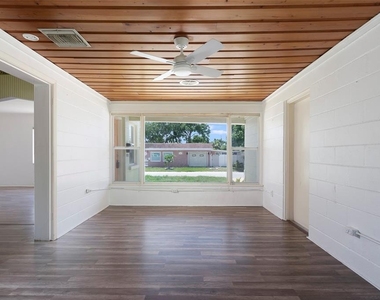 441 57th Street N - Photo Thumbnail 9