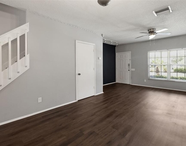 6367 Bayside Key Drive - Photo Thumbnail 12