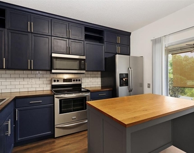 6367 Bayside Key Drive - Photo Thumbnail 7