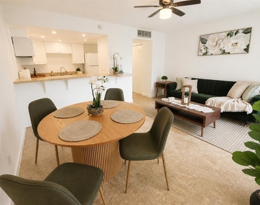 5820 N Church Avenue - Photo Thumbnail 9
