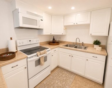 5820 N Church Avenue - Photo Thumbnail 14