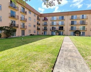 5820 N Church Avenue - Photo Thumbnail 15