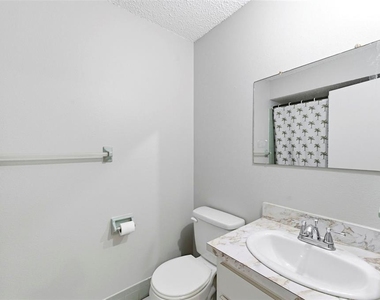 8124 Omaha Circle - Photo Thumbnail 14