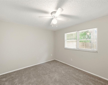 8124 Omaha Circle - Photo Thumbnail 28