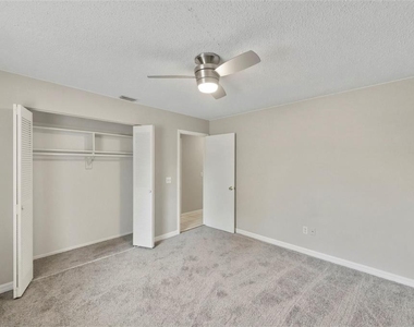 8124 Omaha Circle - Photo Thumbnail 23