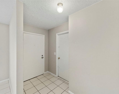 8124 Omaha Circle - Photo Thumbnail 4