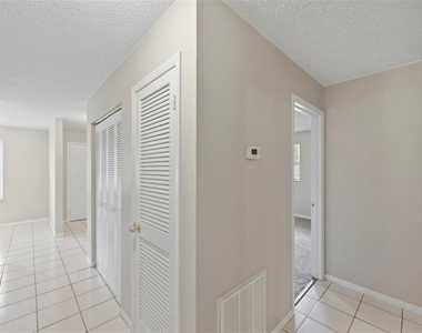 8124 Omaha Circle - Photo Thumbnail 16