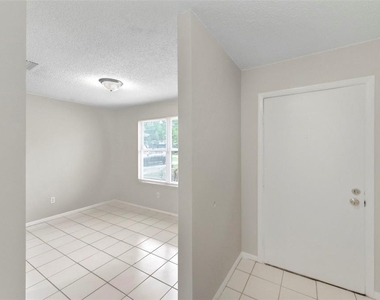 8124 Omaha Circle - Photo Thumbnail 5