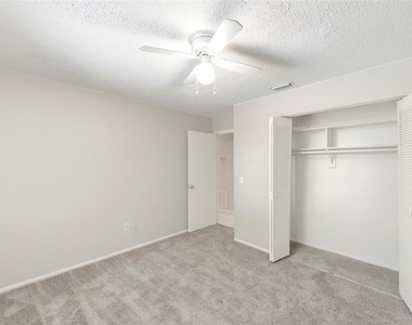 8124 Omaha Circle - Photo Thumbnail 26