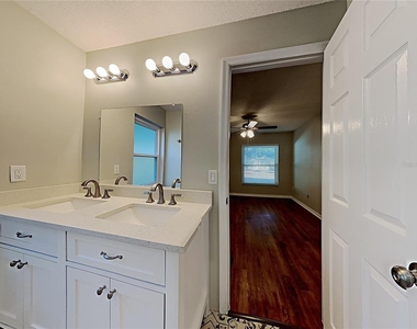 10628 Crescendo Loop - Photo Thumbnail 15