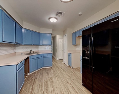10628 Crescendo Loop - Photo Thumbnail 5