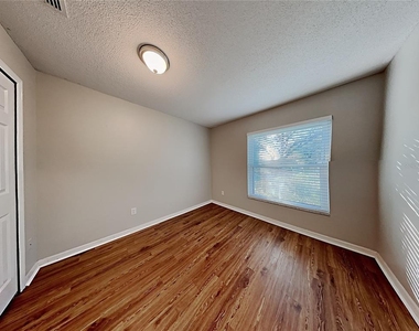 10628 Crescendo Loop - Photo Thumbnail 11