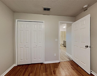 10628 Crescendo Loop - Photo Thumbnail 9