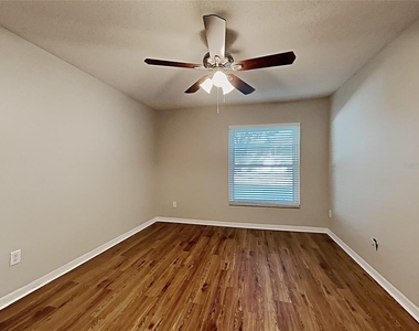 10628 Crescendo Loop - Photo Thumbnail 18