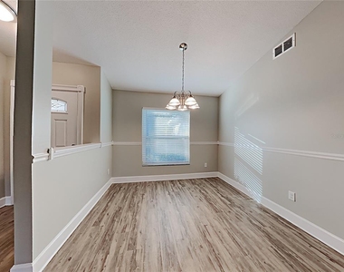 10628 Crescendo Loop - Photo Thumbnail 2