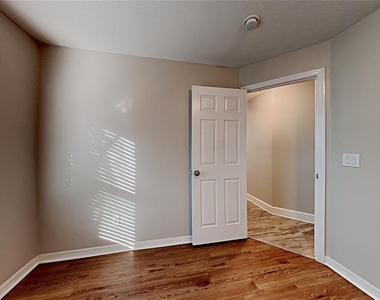 10628 Crescendo Loop - Photo Thumbnail 12