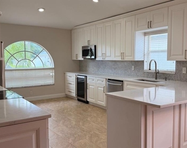 31352 Golden Gate Drive - Photo Thumbnail 2