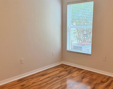 31352 Golden Gate Drive - Photo Thumbnail 7