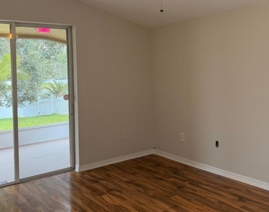 31352 Golden Gate Drive - Photo Thumbnail 5
