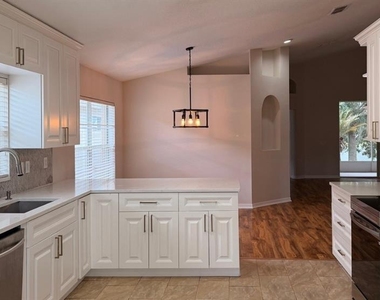 31352 Golden Gate Drive - Photo Thumbnail 4