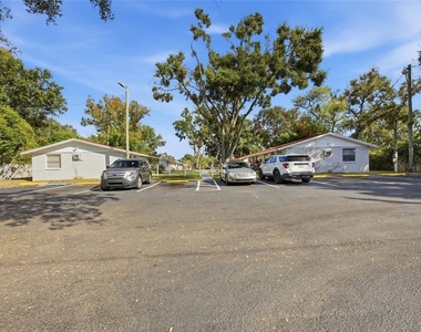 11733 N 12th Street - Photo Thumbnail 16