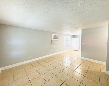 11733 N 12th Street - Photo Thumbnail 3