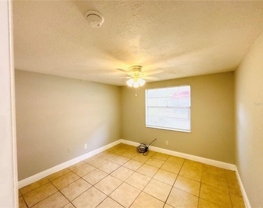 11733 N 12th Street - Photo Thumbnail 11