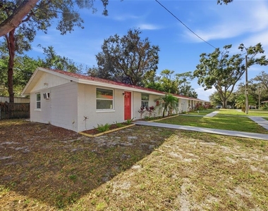 11733 N 12th Street - Photo Thumbnail 15