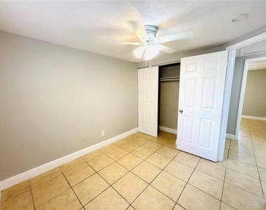 11733 N 12th Street - Photo Thumbnail 13
