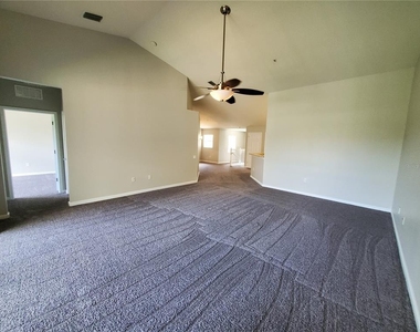 2215 Kings Palace Drive - Photo Thumbnail 6