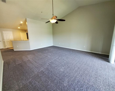 2215 Kings Palace Drive - Photo Thumbnail 7