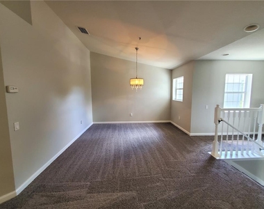 2215 Kings Palace Drive - Photo Thumbnail 2