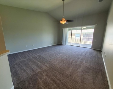 2215 Kings Palace Drive - Photo Thumbnail 5