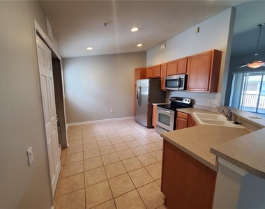 2215 Kings Palace Drive - Photo Thumbnail 3