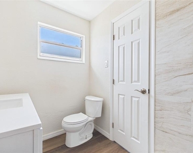 4418 W Fairview Heights - Photo Thumbnail 24