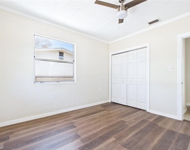 4418 W Fairview Heights - Photo Thumbnail 16