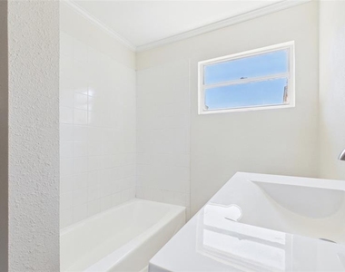 4418 W Fairview Heights - Photo Thumbnail 31
