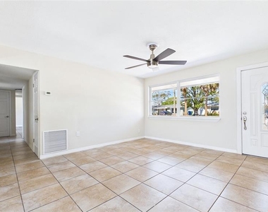 4418 W Fairview Heights - Photo Thumbnail 5
